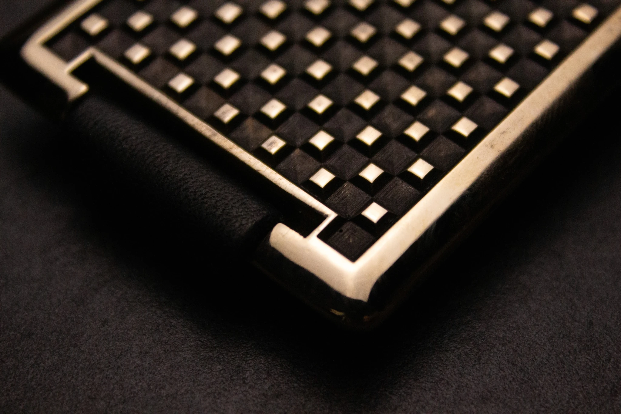 Brut — view 5